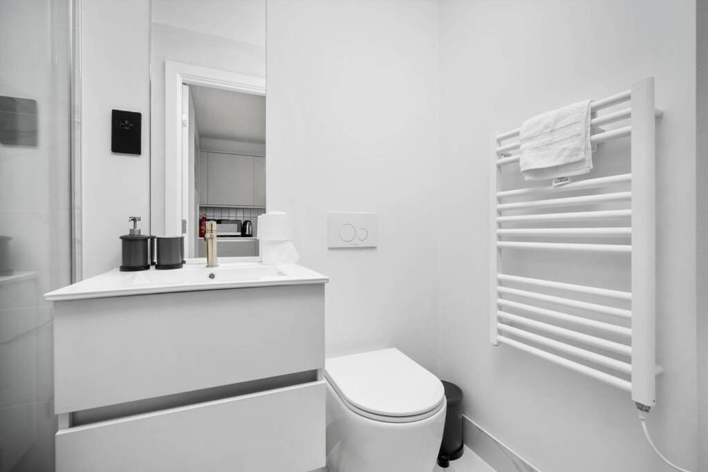 Stylish 2 Bedroom Apartment Close To Everything Бірмінгем Екстер'єр фото
