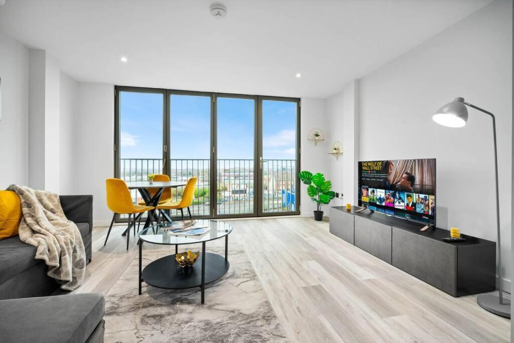 Stylish 2 Bedroom Apartment Close To Everything Бірмінгем Екстер'єр фото