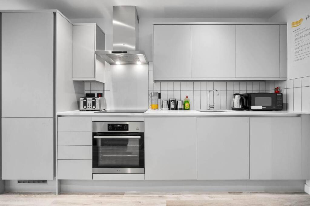 Stylish 2 Bedroom Apartment Close To Everything Бірмінгем Екстер'єр фото