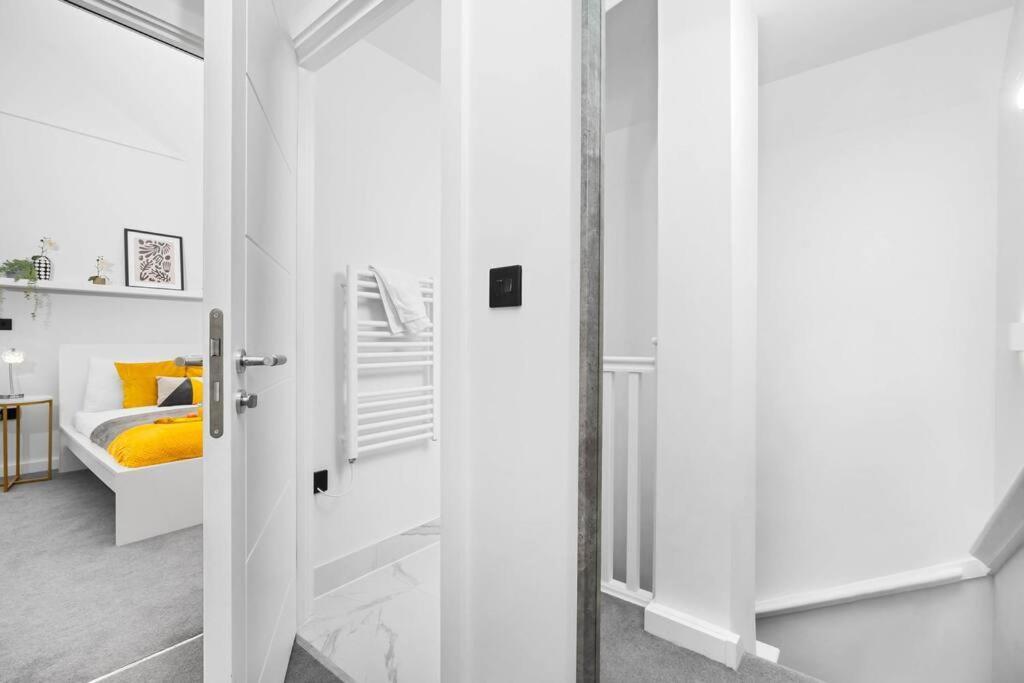 Stylish 2 Bedroom Apartment Close To Everything Бірмінгем Екстер'єр фото