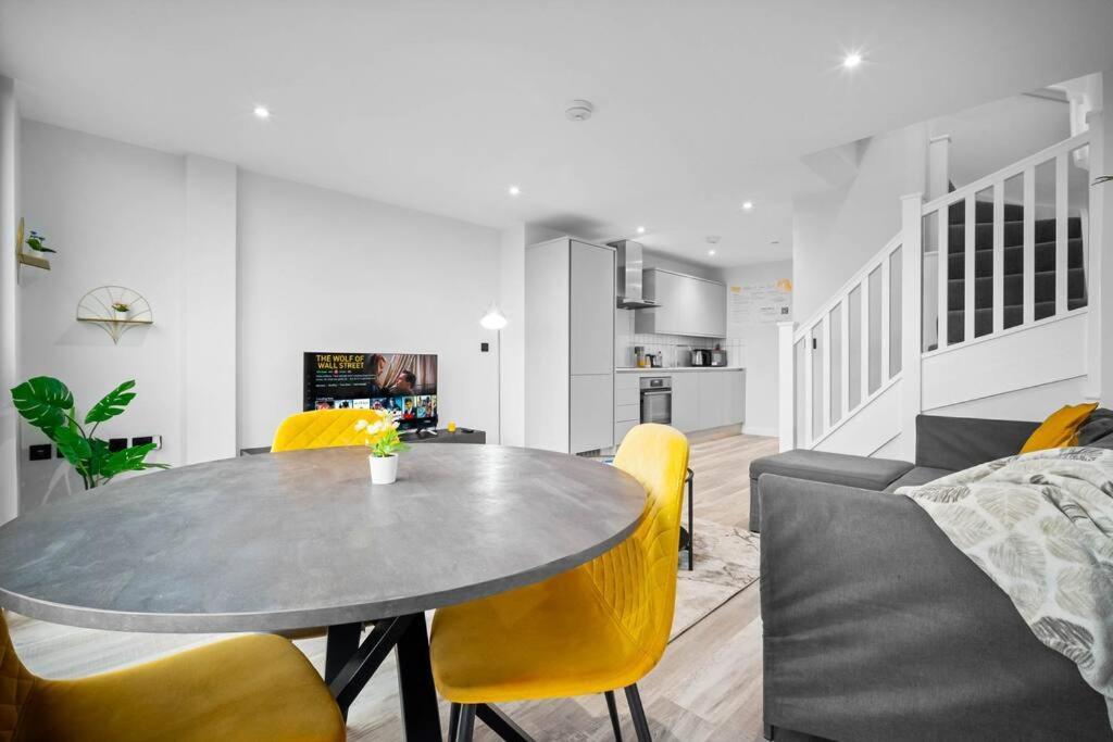 Stylish 2 Bedroom Apartment Close To Everything Бірмінгем Екстер'єр фото